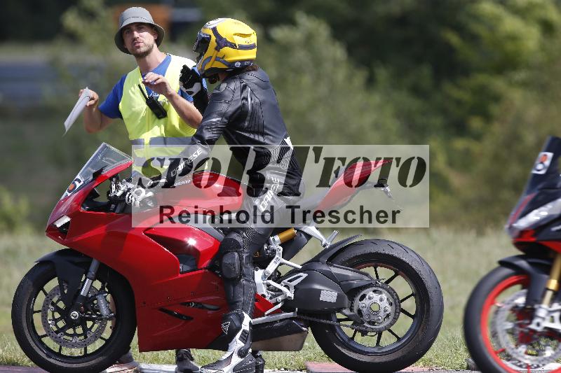 Archiv-2023/45 19.07.2023 Cornu Master School ADR/rouge-rot/36